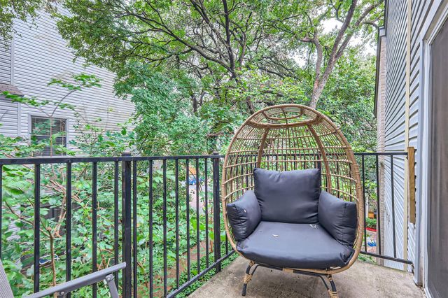 802 S 1st ST 215, Austin, TX 78704