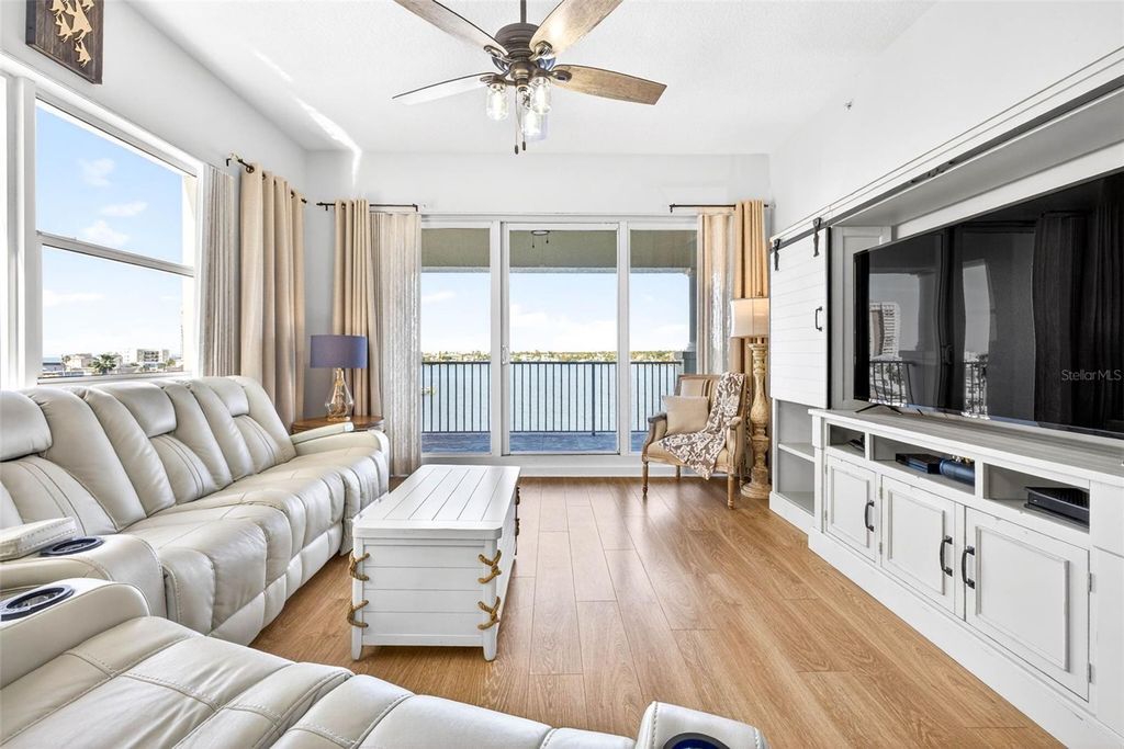 Image 14 of property listing at 17717 GULF BOULEVARD 401, Redington Shores, FL 33708