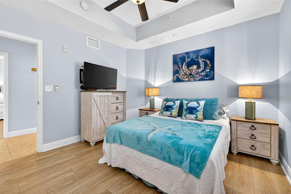 Image 18 of property listing at 17717 GULF BOULEVARD 401, Redington Shores, FL 33708