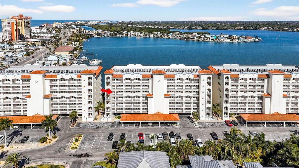 Image 3 of property listing at 17717 GULF BOULEVARD 401, Redington Shores, FL 33708