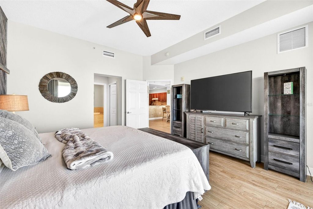 Image 28 of property listing at 17717 GULF BOULEVARD 401, Redington Shores, FL 33708