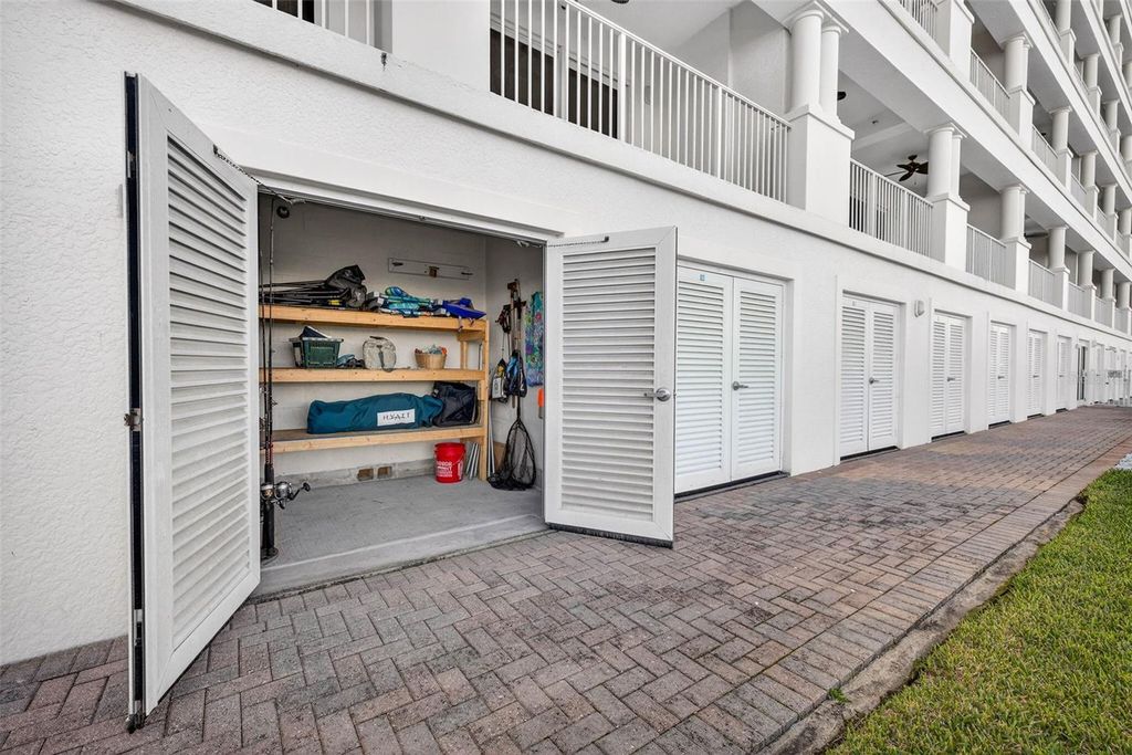 Image 39 of property listing at 17717 GULF BOULEVARD 401, Redington Shores, FL 33708