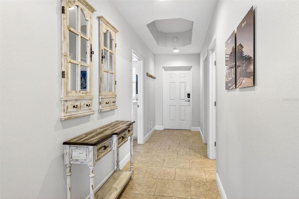 Image 5 of property listing at 17717 GULF BOULEVARD 401, Redington Shores, FL 33708