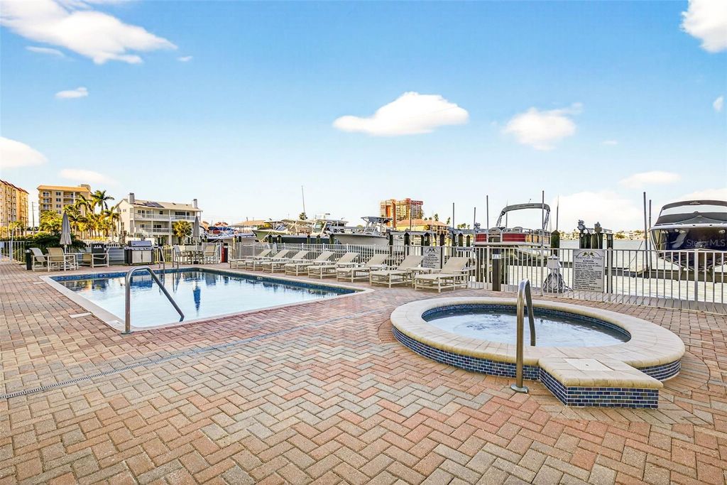 Image 62 of property listing at 17717 GULF BOULEVARD 401, Redington Shores, FL 33708