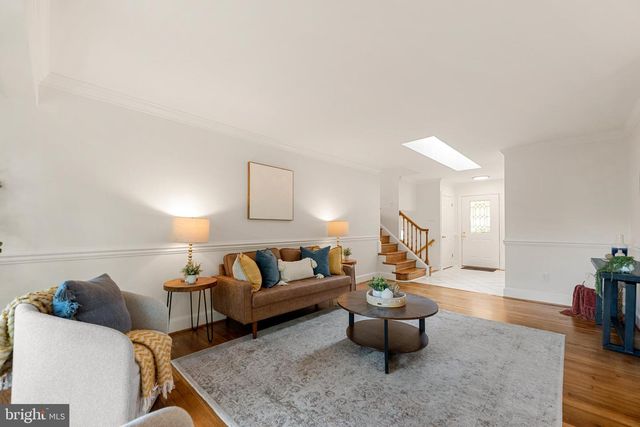 6800 SETON CT, Springfield, VA 22152