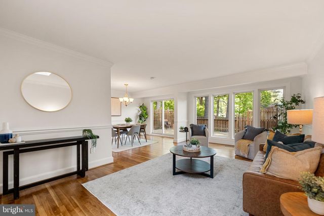 6800 SETON CT, Springfield, VA 22152