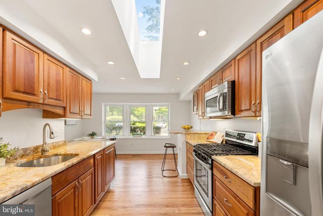 6800 SETON CT, Springfield, VA 22152