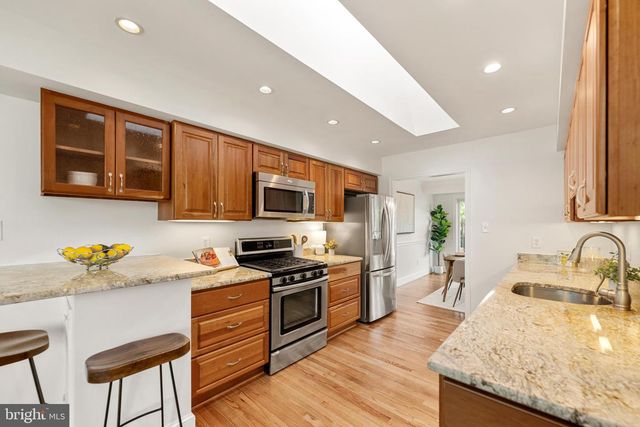 6800 SETON CT, Springfield, VA 22152