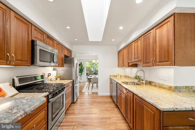 6800 SETON CT, Springfield, VA 22152