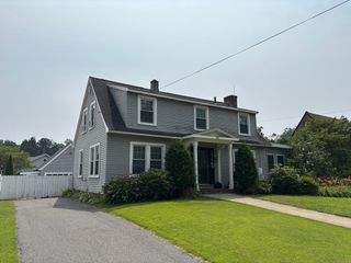 53 Bronson Ter, Springfield, MA 01108
