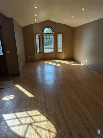 3500 E Apple Blossom Cir Circle, Sioux Falls, SD 57103