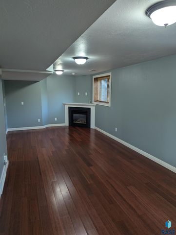 3500 E Apple Blossom Cir Circle, Sioux Falls, SD 57103