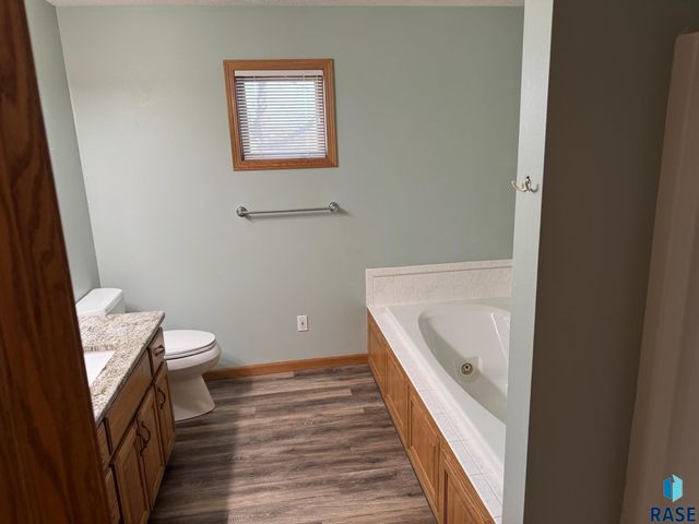 3500 E Apple Blossom Cir Circle, Sioux Falls, SD 57103