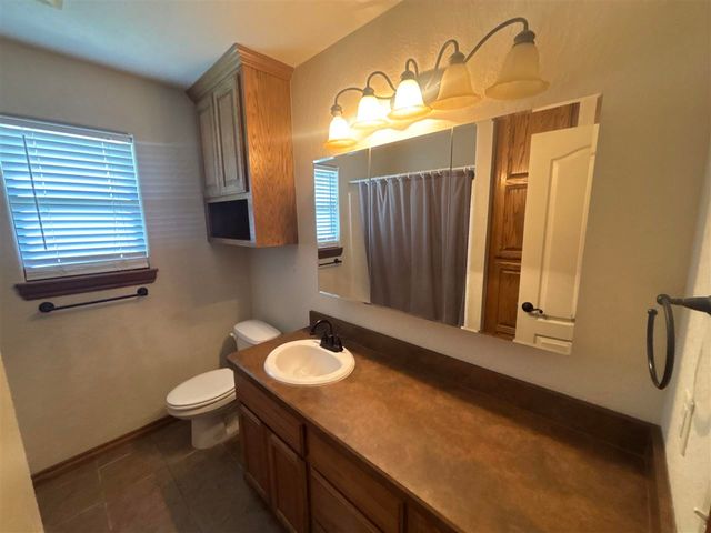 1215 Hershel Dr, Elgin, OK 73538