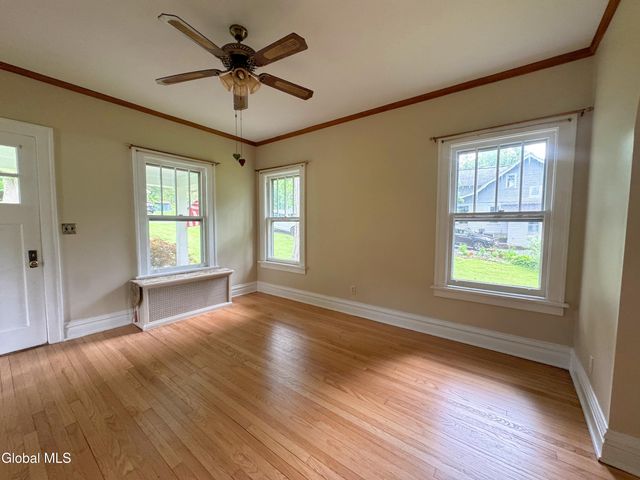 23 Hill Street, Glenville, NY 12008