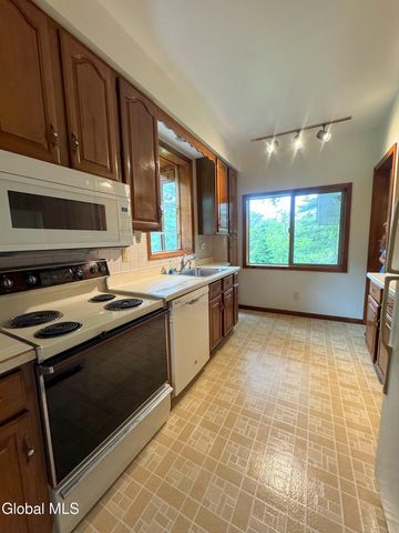 23 Hill Street, Glenville, NY 12008