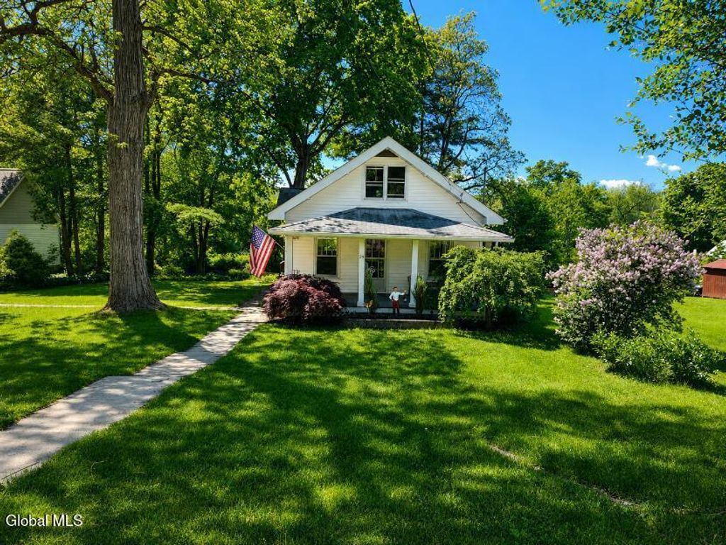 23 Hill Street, Glenville, NY 12008