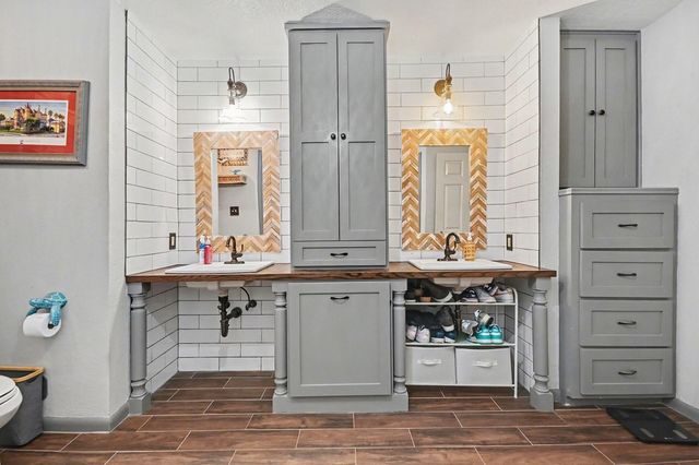 1114 Woodhorn Drive, Houston, TX 77062