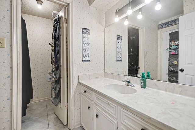 1114 Woodhorn Drive, Houston, TX 77062