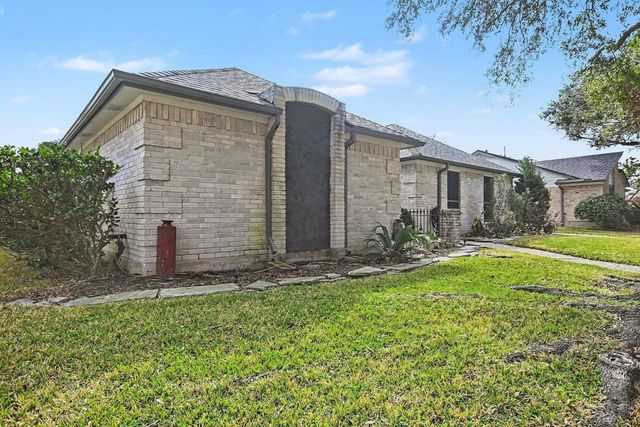 1114 Woodhorn Drive, Houston, TX 77062