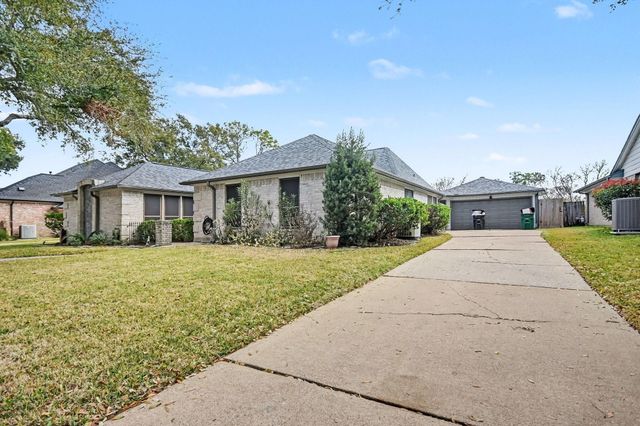 1114 Woodhorn Drive, Houston, TX 77062