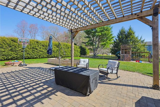 3 Fair Oaks Lane, Smithfield, RI 02828