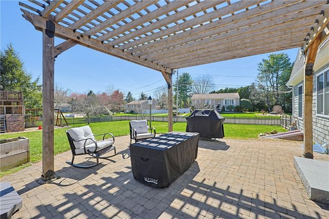 3 Fair Oaks Lane, Smithfield, RI 02828