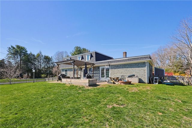 3 Fair Oaks Lane, Smithfield, RI 02828