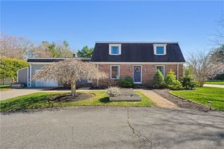 3 Fair Oaks Lane, Smithfield, RI 02828