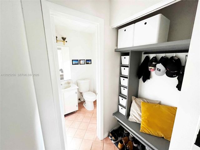9832 NW 9th Ct, Plantation, FL 33324