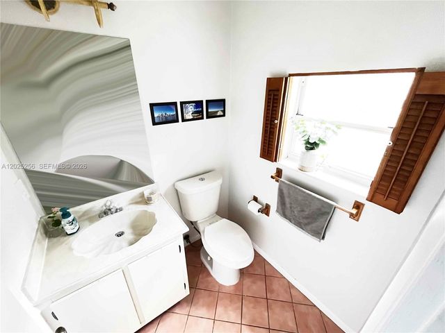 9832 NW 9th Ct, Plantation, FL 33324