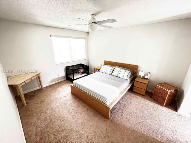 9832 NW 9th Ct, Plantation, FL 33324