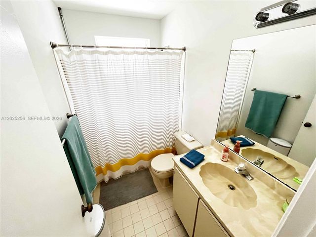 9832 NW 9th Ct, Plantation, FL 33324