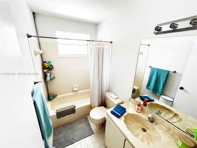9832 NW 9th Ct, Plantation, FL 33324