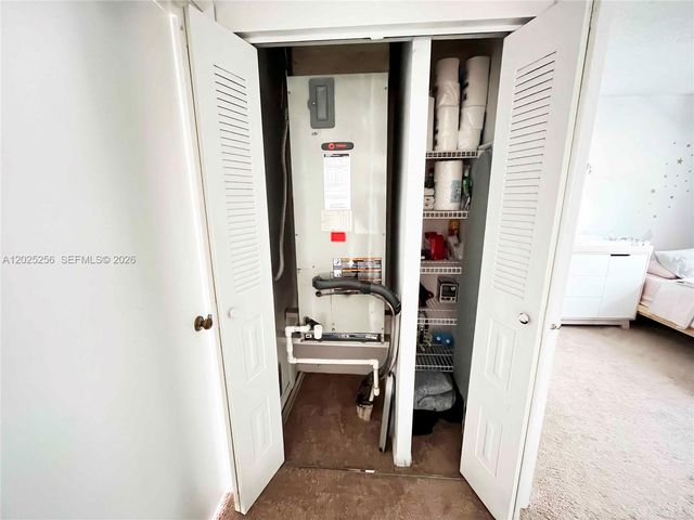 9832 NW 9th Ct, Plantation, FL 33324