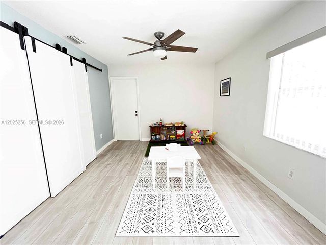 9832 NW 9th Ct, Plantation, FL 33324