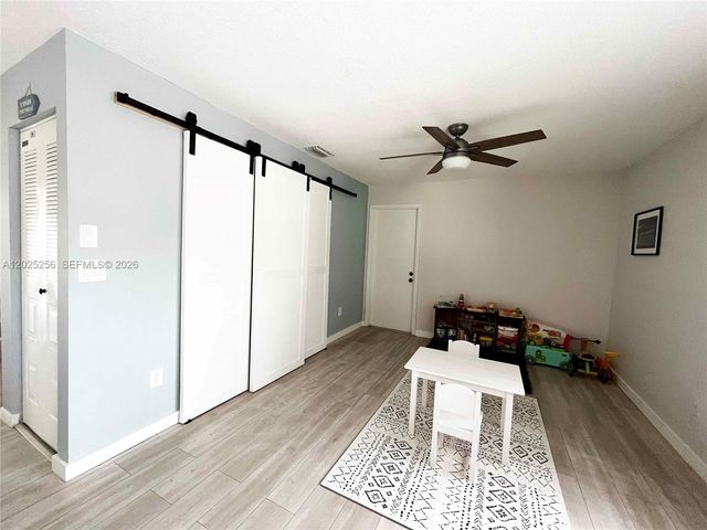 9832 NW 9th Ct, Plantation, FL 33324