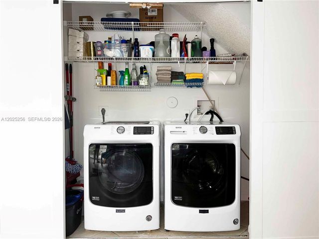 9832 NW 9th Ct, Plantation, FL 33324