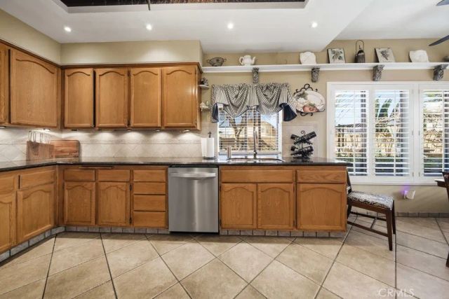 5633 W Avenue L2, Lancaster, CA 93536