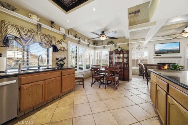 5633 W Avenue L2, Lancaster, CA 93536