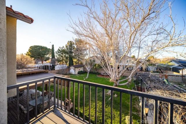 5633 W Avenue L2, Lancaster, CA 93536