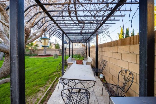 5633 W Avenue L2, Lancaster, CA 93536