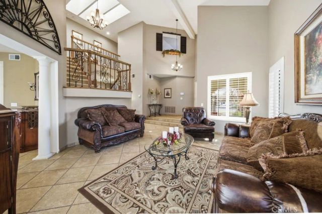 5633 W Avenue L2, Lancaster, CA 93536