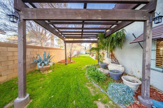 5633 W Avenue L2, Lancaster, CA 93536