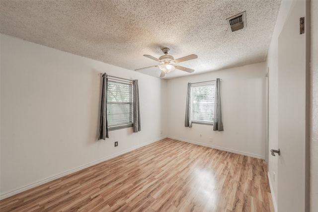 756 NW Wood Street, Burleson, TX 76028