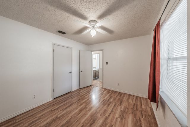 756 NW Wood Street, Burleson, TX 76028