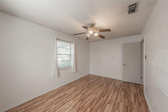 756 NW Wood Street, Burleson, TX 76028