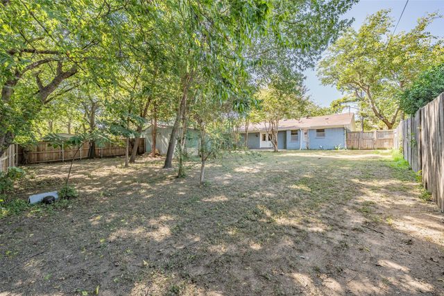 756 NW Wood Street, Burleson, TX 76028