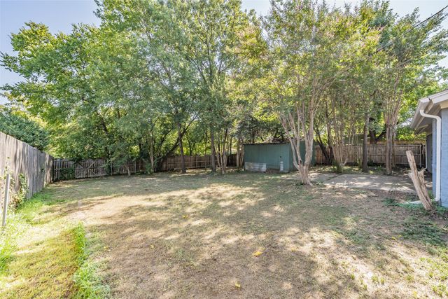 756 NW Wood Street, Burleson, TX 76028