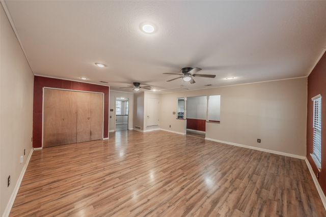 756 NW Wood Street, Burleson, TX 76028